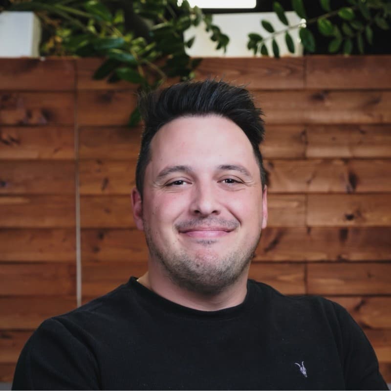 Headshot of Josh Dascombe